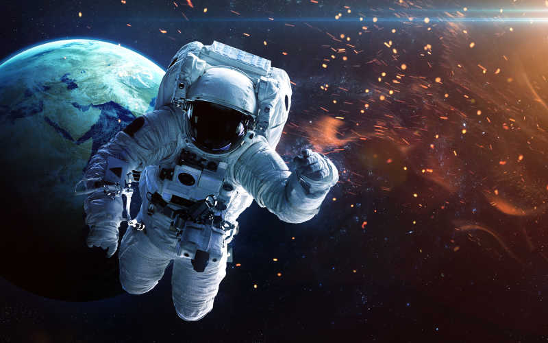 太空里的宇航员 — 图片大全(共5张图片 )