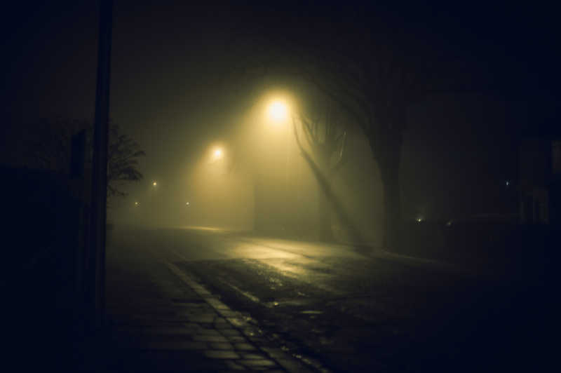 夜间的街道图片-阴森的夜晚素材-高清图片-摄影照片