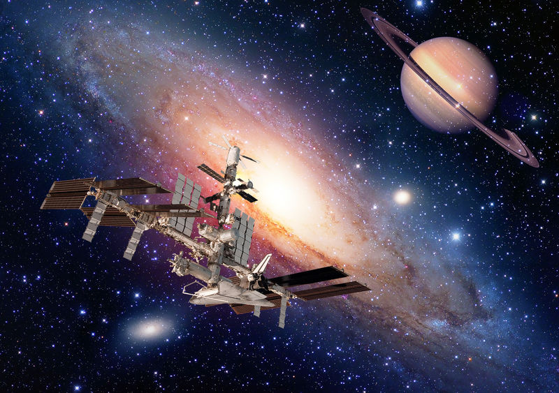 卫星空间站宇宙飞船外行星土星.这张图片的元素由美国宇航局提供.