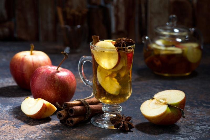 苹果茶或苹果酒