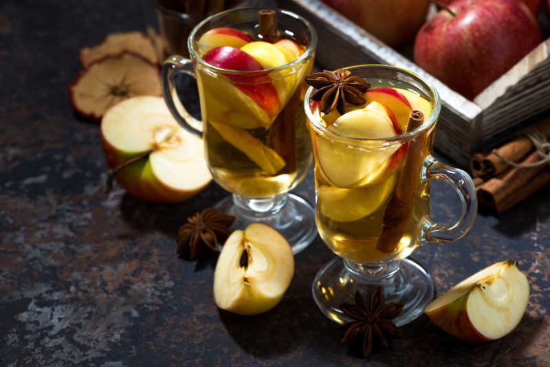 苹果茶或苹果酒