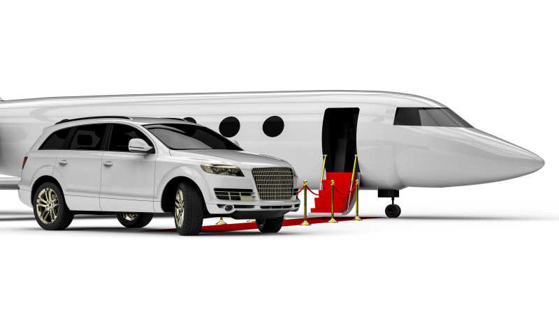 轻型飞机和豪华轿车