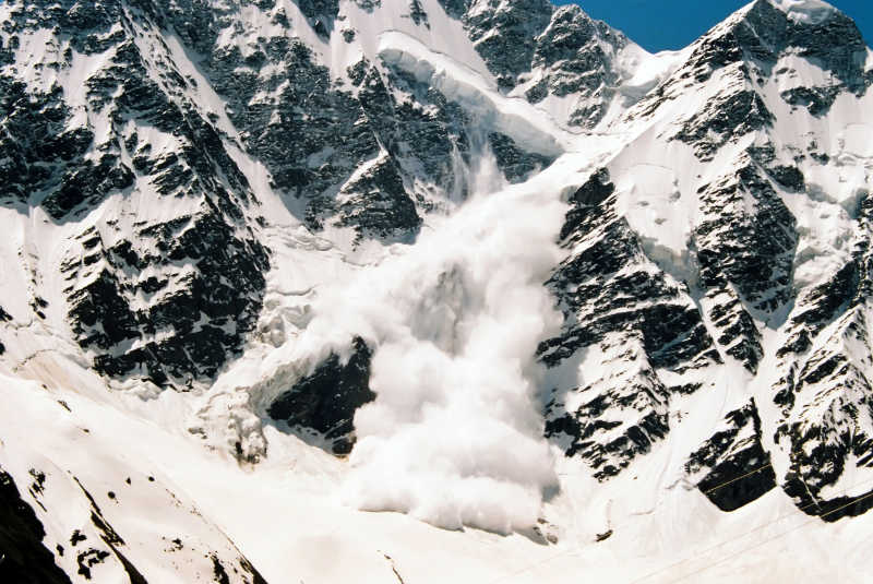 雪崩唯美图片