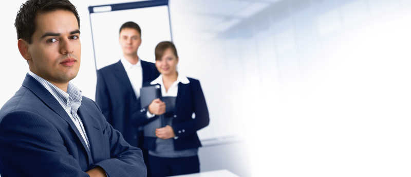 自信的商务团队合作图