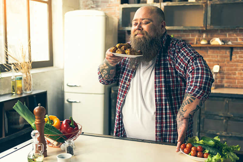 快乐的胖子喜欢炸鸡的香味