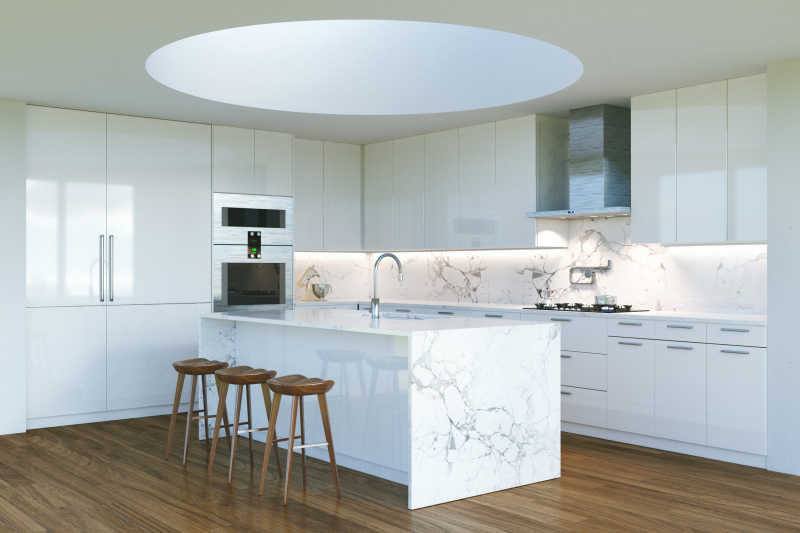 新的现代白色厨房内部与圆形的第二个光窗口
