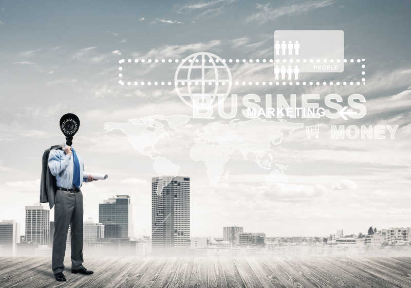 头变成摄像头体现安全意识与隐私保护