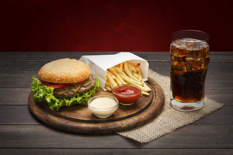 汉堡包薯条可乐