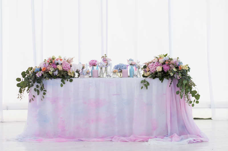 装饰十分好看的婚礼签到台