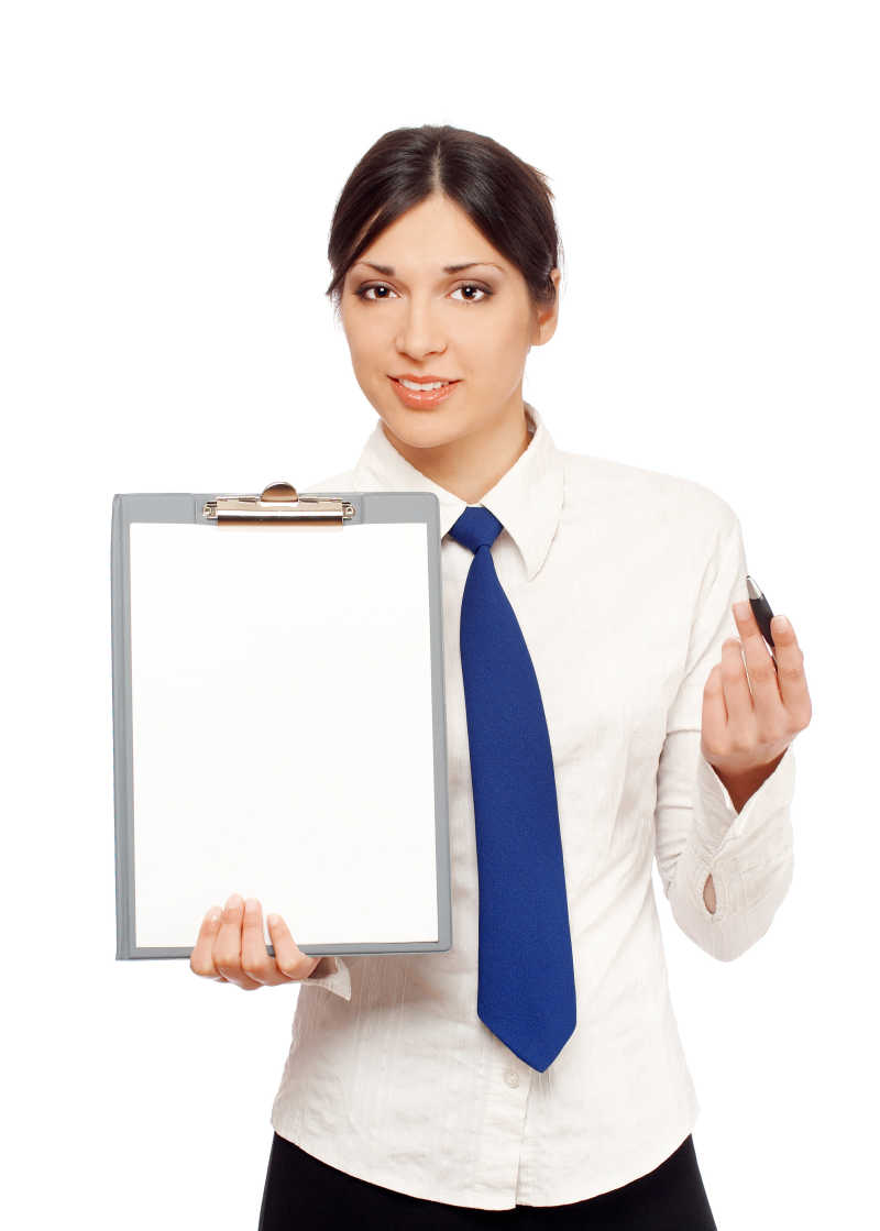 拿着文件夹和笔的女人