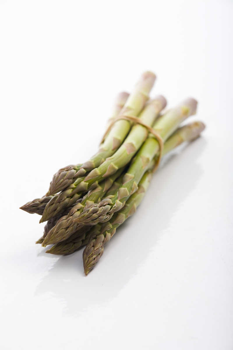 被捆起来的芦笋