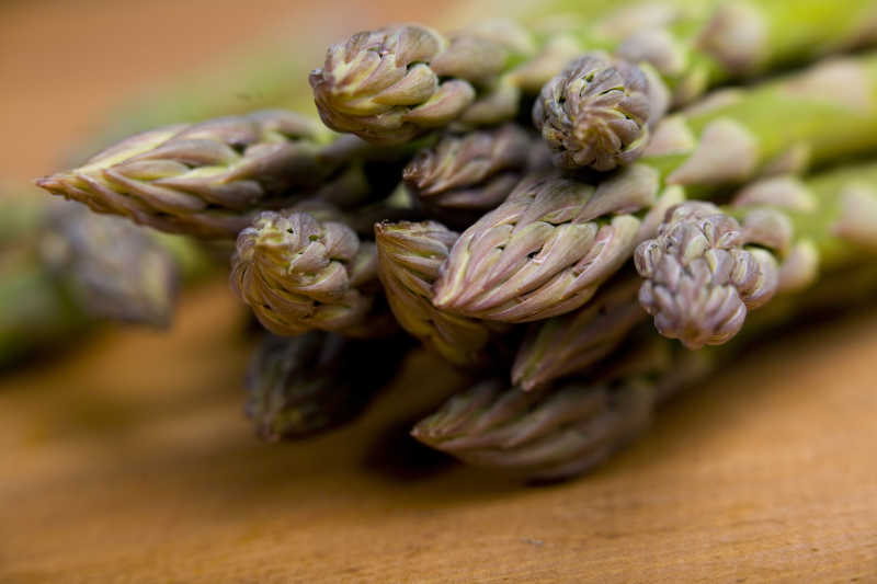 嫩绿的有机芦笋