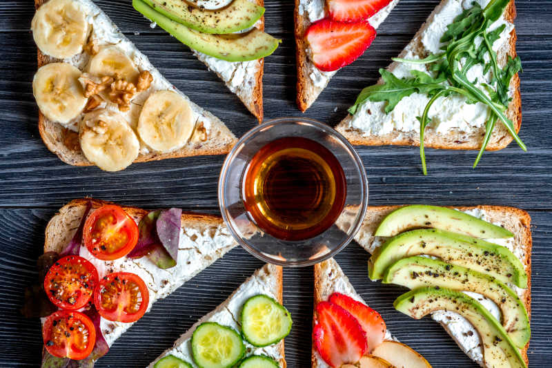 美味的水果蔬菜三明治