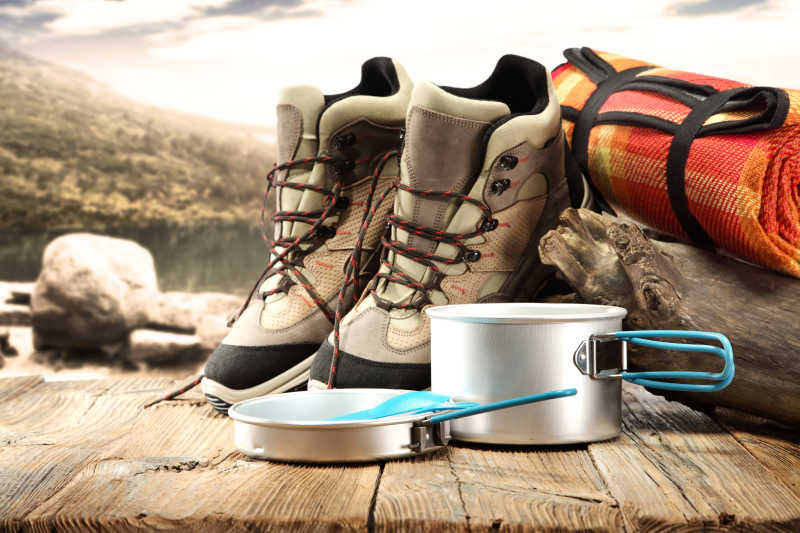 徒步旅行的装备