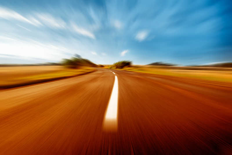 高速快速前进下的高速公路