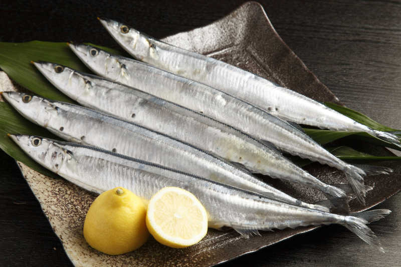 日本料理之一秋刀鱼