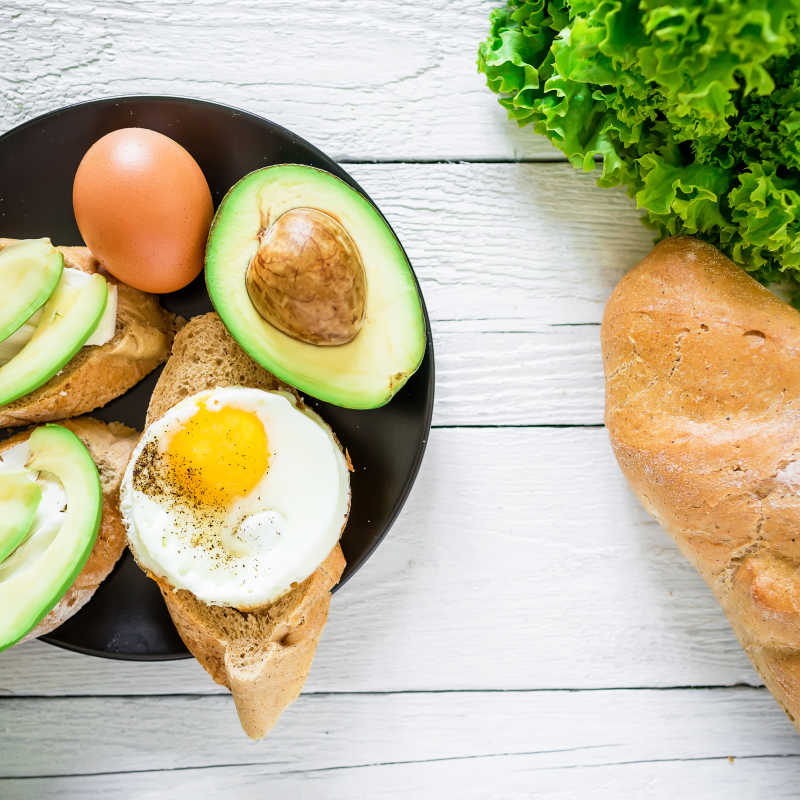 牛油果与三明治