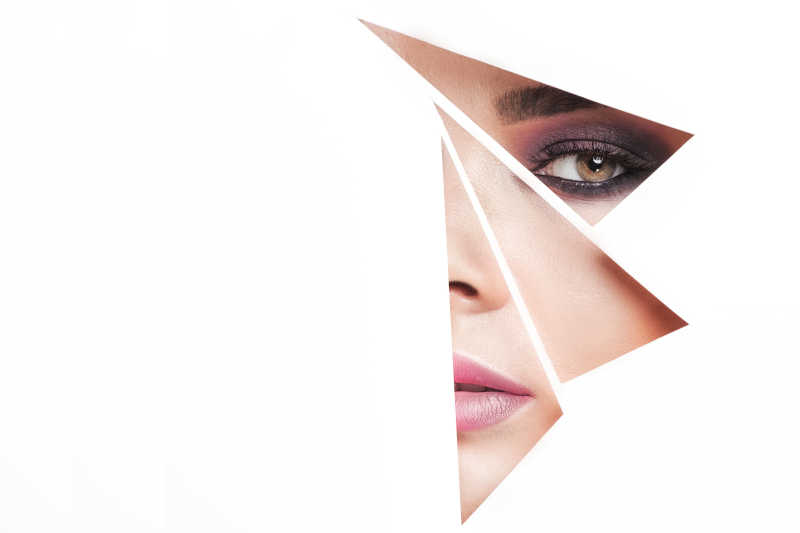 化妆的女孩脸部拼图