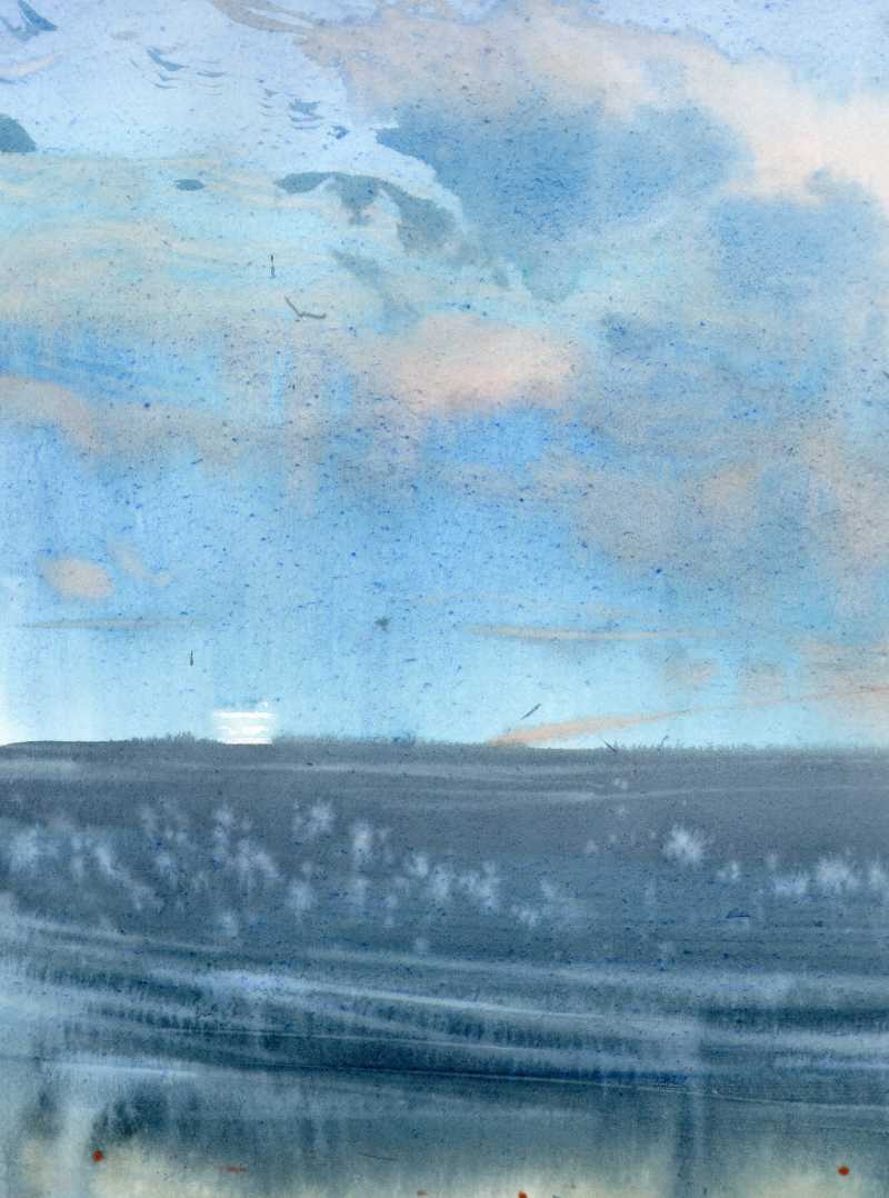 垃圾背景下的天空和海洋表面