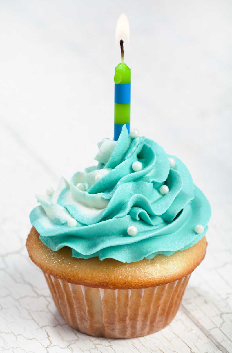 小巧的生日蛋糕