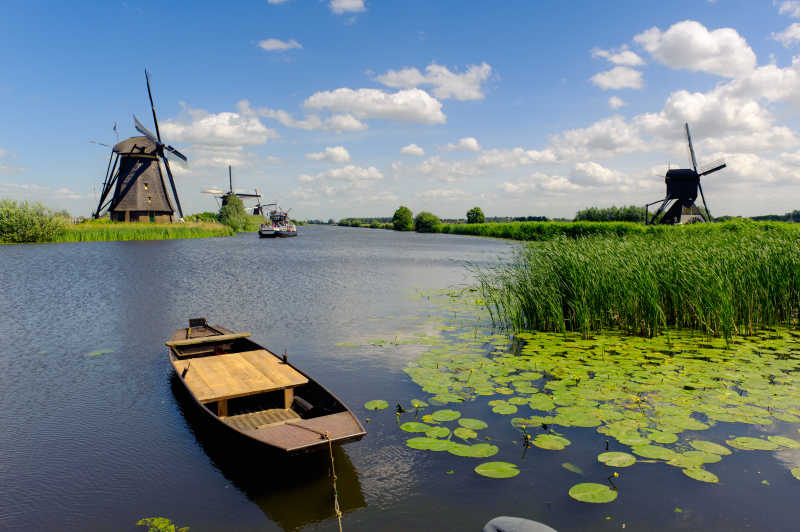 荷兰风车江河风景特写