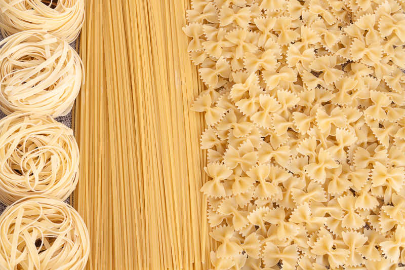 不同类型和形状的意大利面食