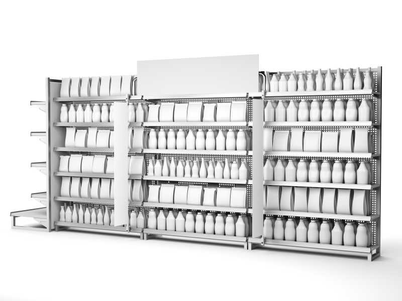 超市货架上摆放整齐的商品和横幅