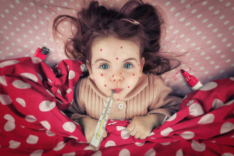 传说中躺在床上咬着温度计的病症麻疹特写