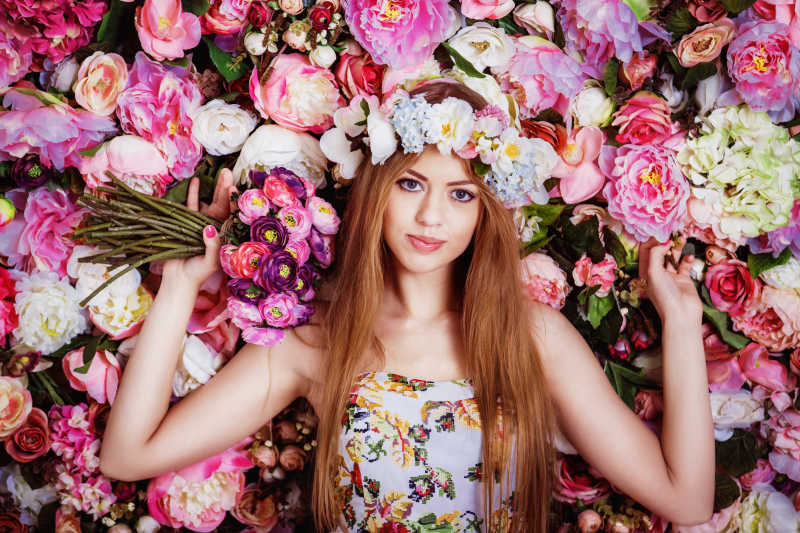 一个美丽的年轻女孩