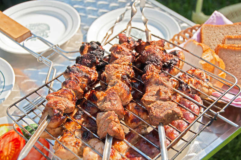烤好的肉串特写