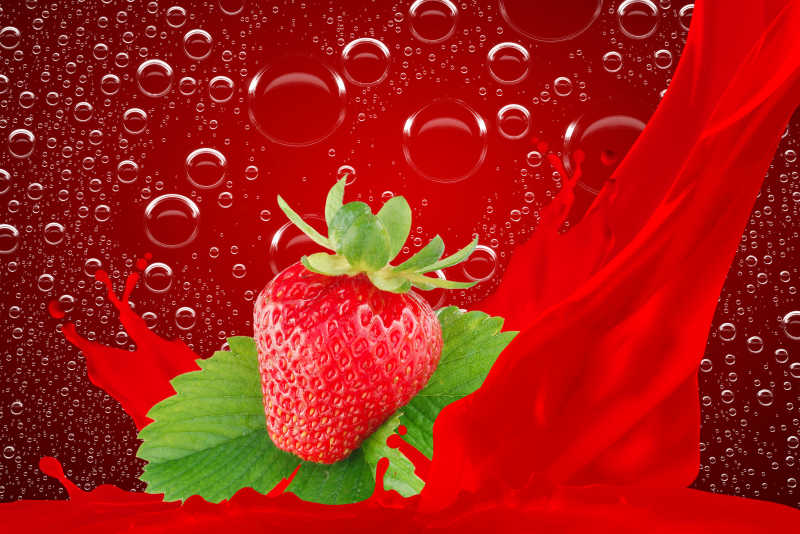 红底草莓汁和草莓特写