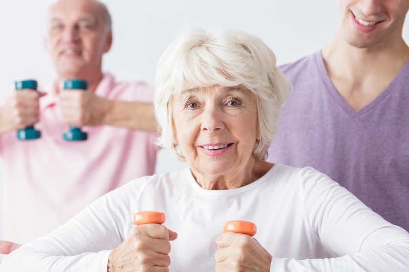 健身房高级健身女士