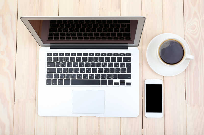 打开笔记本电脑数码平板电脑日记本智能手机