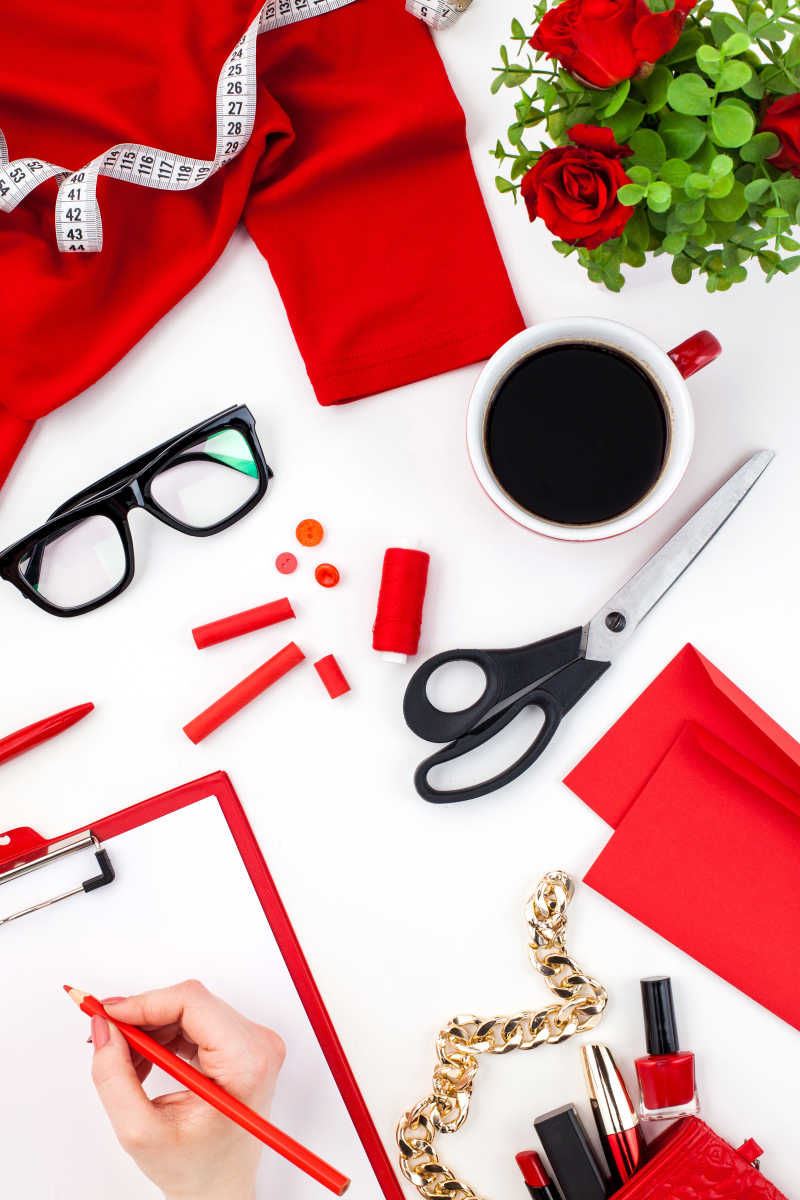 女性工作配件和化妆品