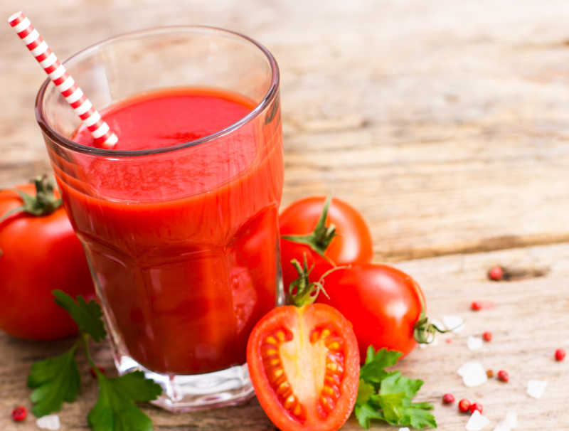 番茄汁和新鲜番茄