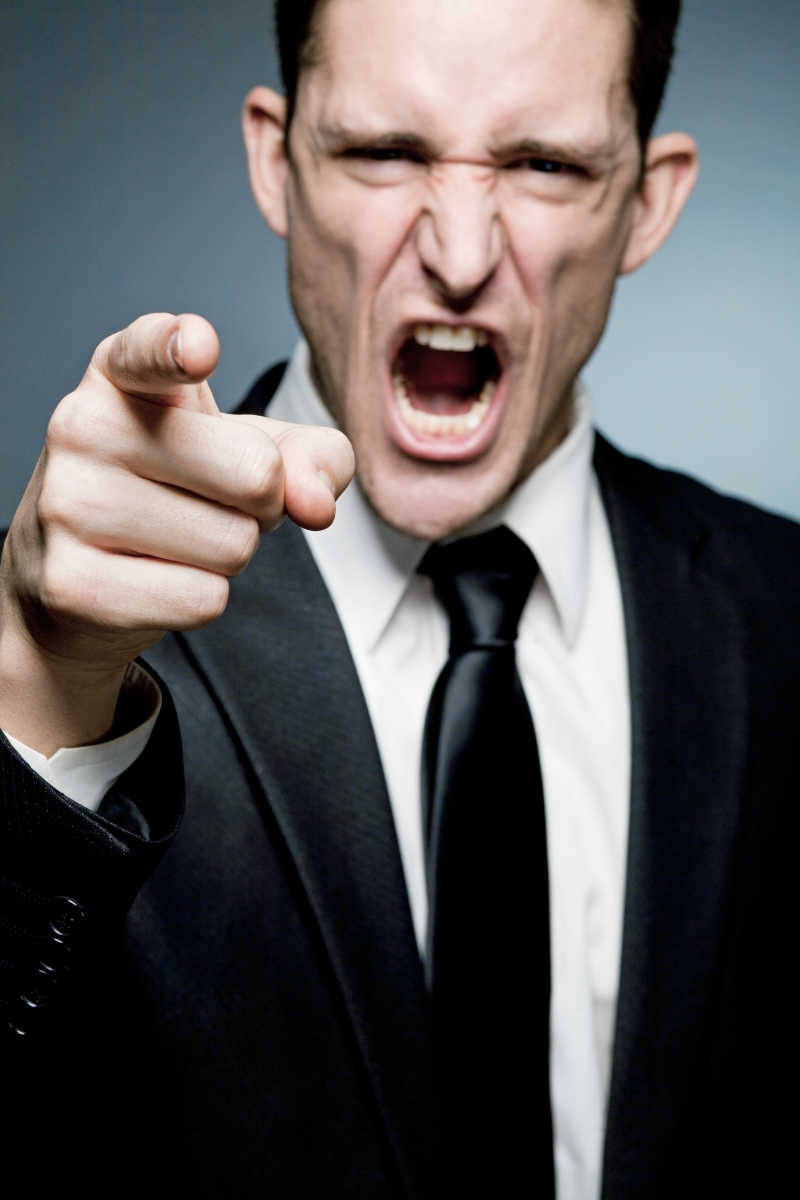 疯狂打电话的男人