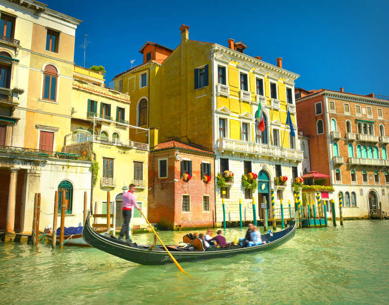 威尼斯的漂亮小艇