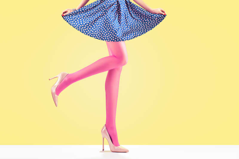 时尚短裙模特女郎