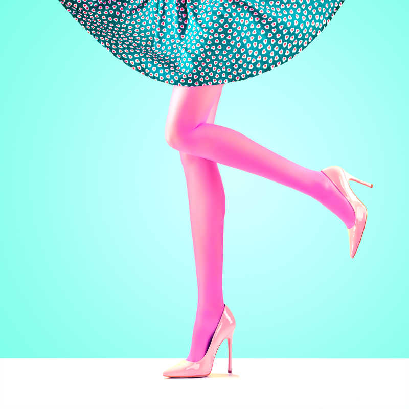 蓝绿色时尚短裙模特女郎