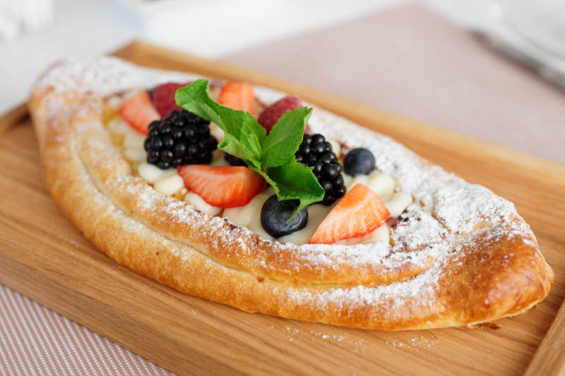 水果丰富的格鲁吉亚奶酪馅饼