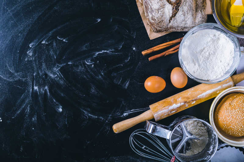 准备DIY糕点的材料