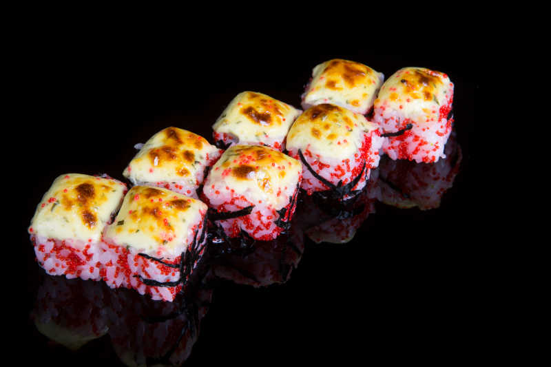 美味日本鱼子酱寿司