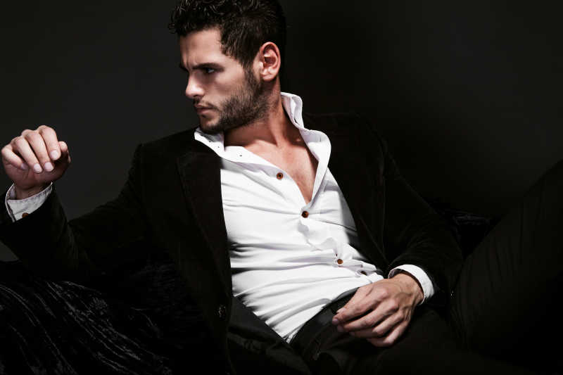 时尚帅气的西方男模