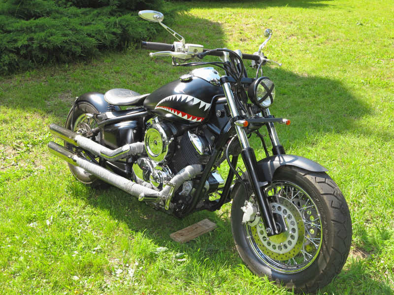 定制黑斩波摩托车