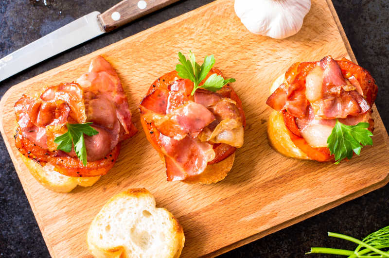 砧板上的西班牙火腿