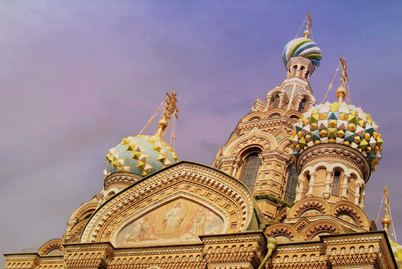 金色基督复活大教堂仰视特写