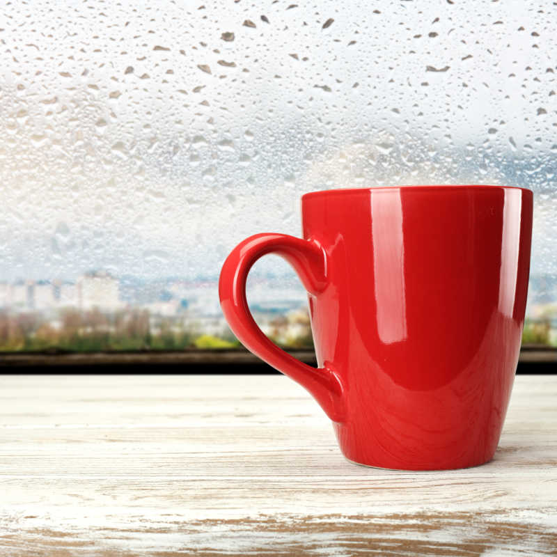 红色咖啡杯特写