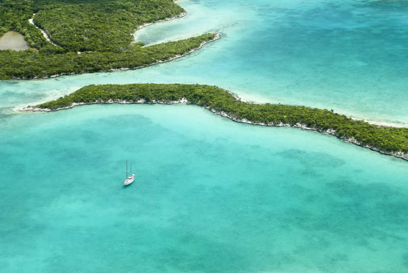 空中拍摄的巴哈马群岛的独特风景