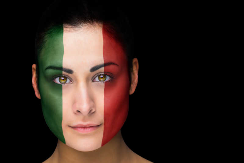 意大利球迷面部涂料的综合形象