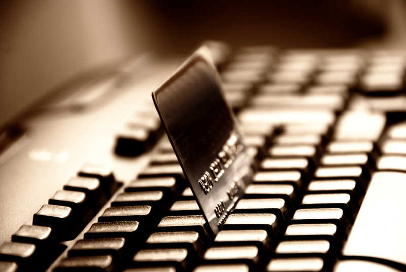 现代电子设备键盘以及网络购物概念